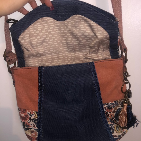 Satchel/Crossbody - Picture 4 of 5